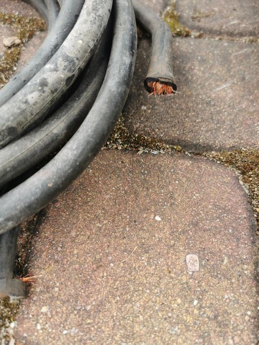 Kable przewody spawalnicze spawarką