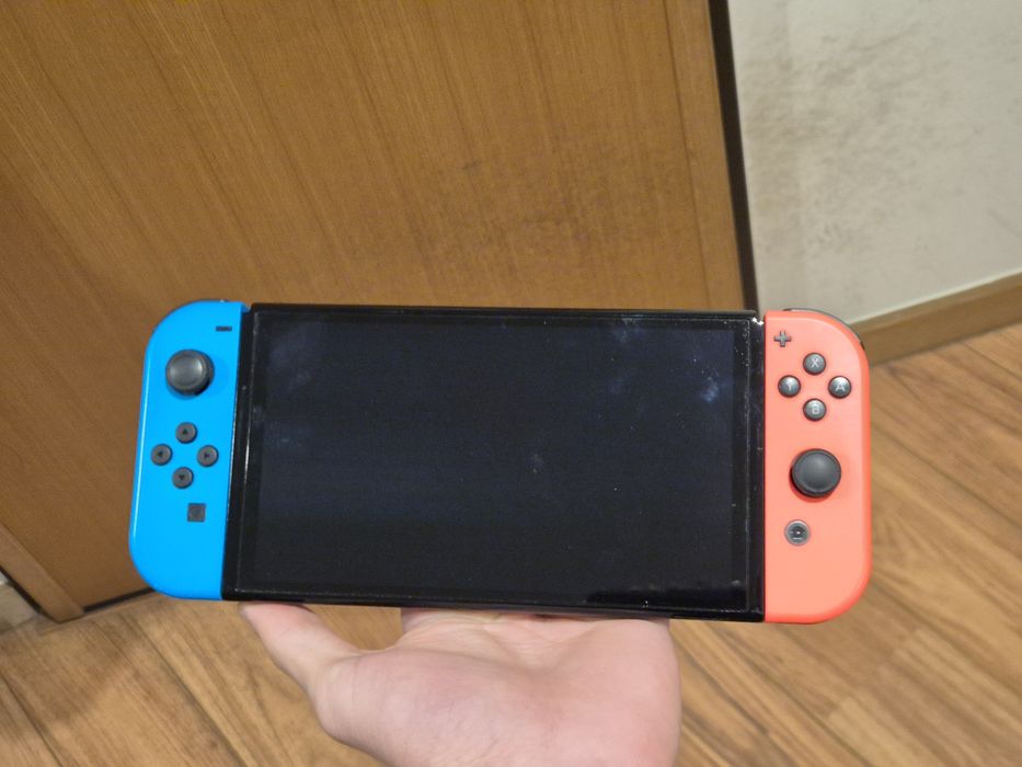 Nintendo Switch Oled + 3 Jogos + Comando extra