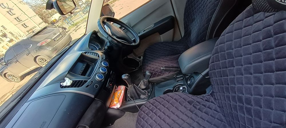 Mitsubishi L200  в ідеальному стані