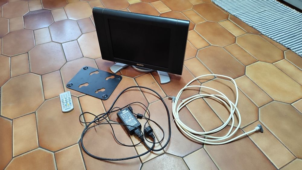 Televisão SANYO com comando
