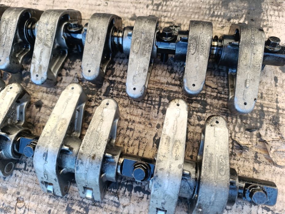 Рокера сопілка ось коромисел 2.0 дизель Форд Мондео 3 транзит