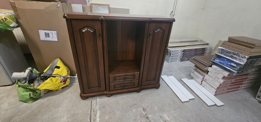 Witryna, regał, biurko, komoda