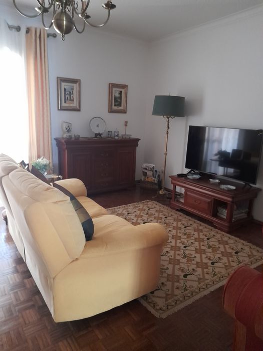 Apartamento t3 em Águas Livres (junto parque Neudel)