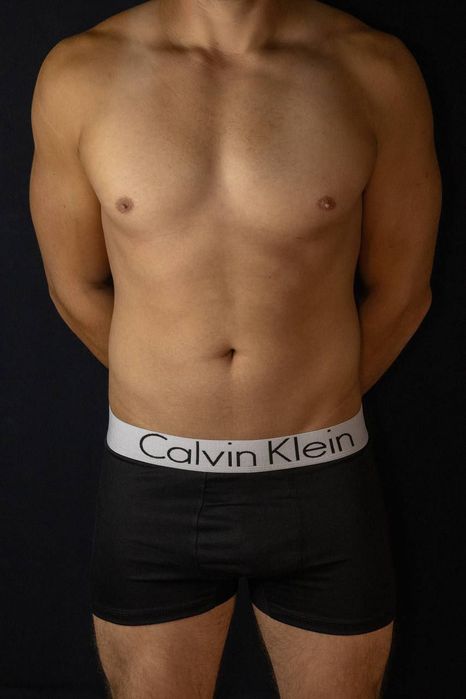 Zestaw 5 męskich bokserek w pudełku prezentowym.