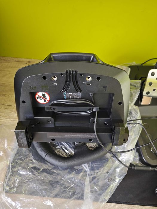 Kierownica Logitech G923 z pedałami + skrzynia biegów Jak nowa Gwaran.