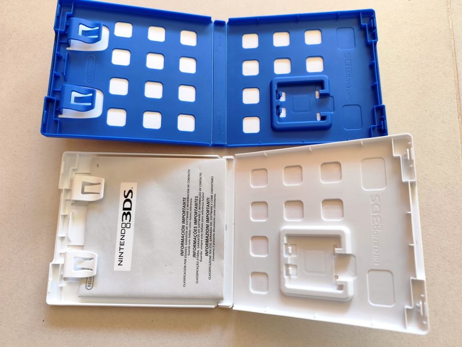 2 Caixas de Jogos para Nintendo 3DS (sem os jogos)