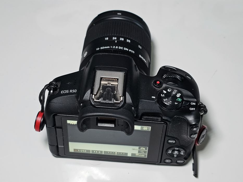 Canon r50 com lente sigma rf 18-50 f2.8 + lente rf 10-18