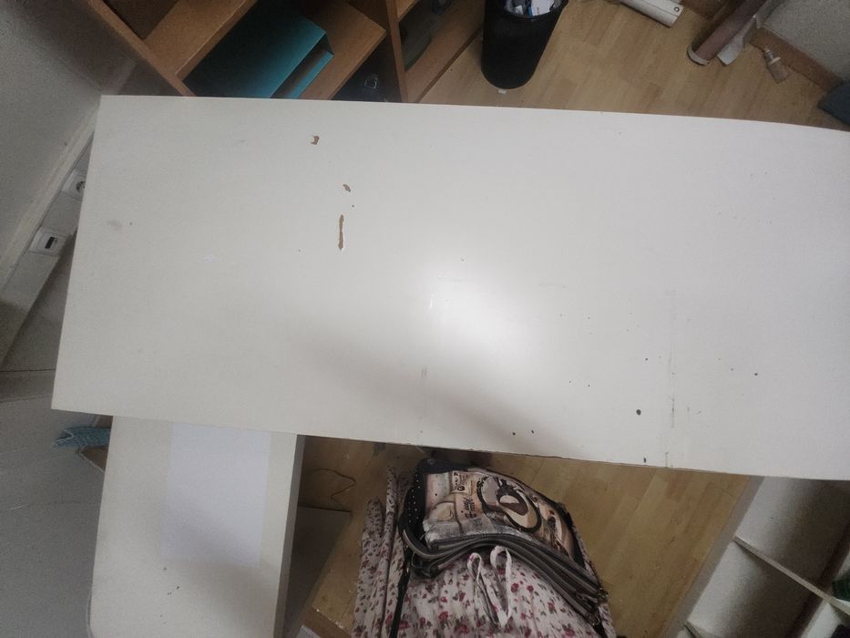 Secretária em L branca