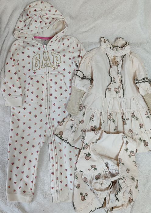 Пакет речей на дівчинку