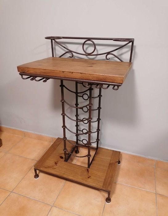 Móvel rústico (bar)