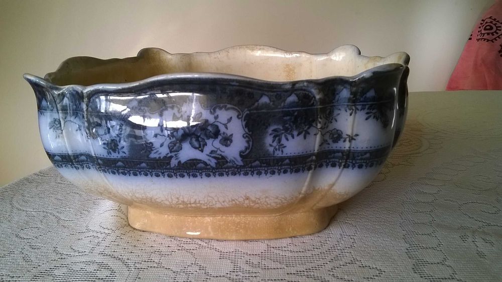 Saladeira Antiga em Louça de Sacavem