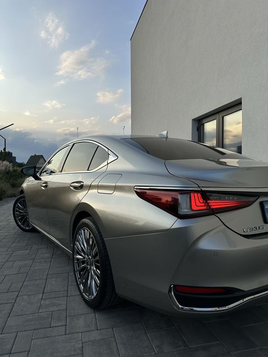 Продам Lexus ES 250