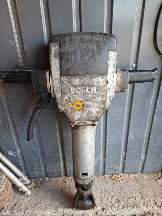 Młot Bosch GSH 27