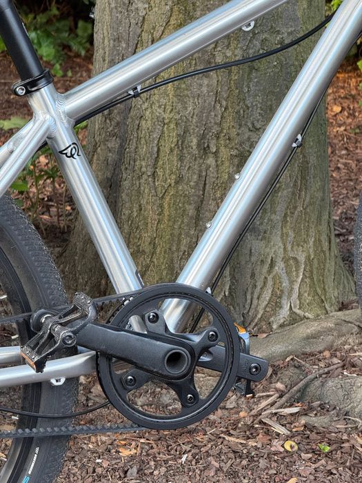 Rowerek na pasku Early Rider Belter 24" Nexus 8 - srebrny