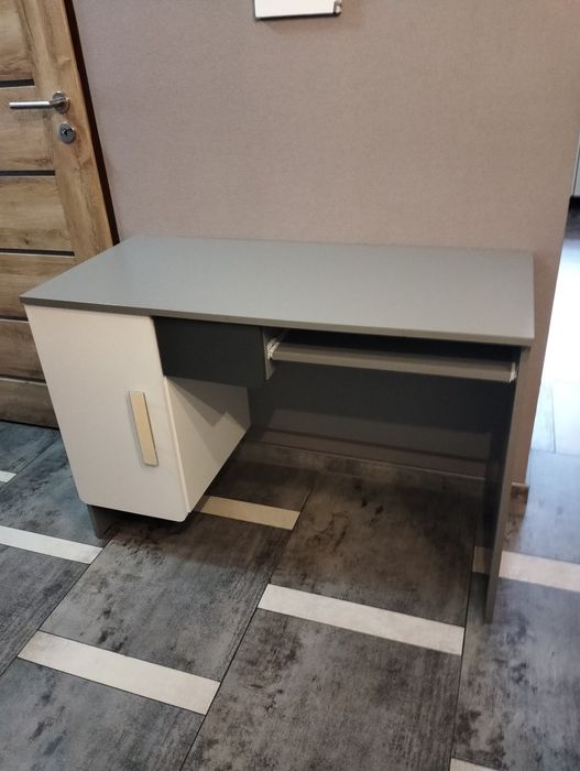 Sprzedam biurko szkolne