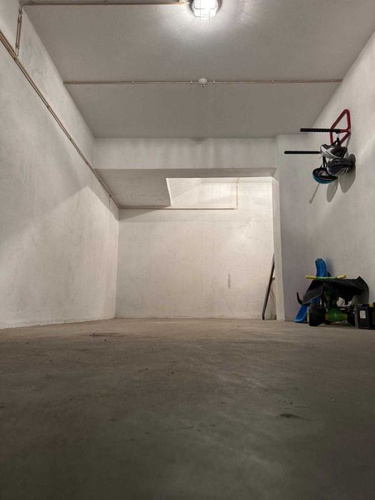 Garagem Fechada - Junto ao Pavilhão Municipal / Central de Transportes