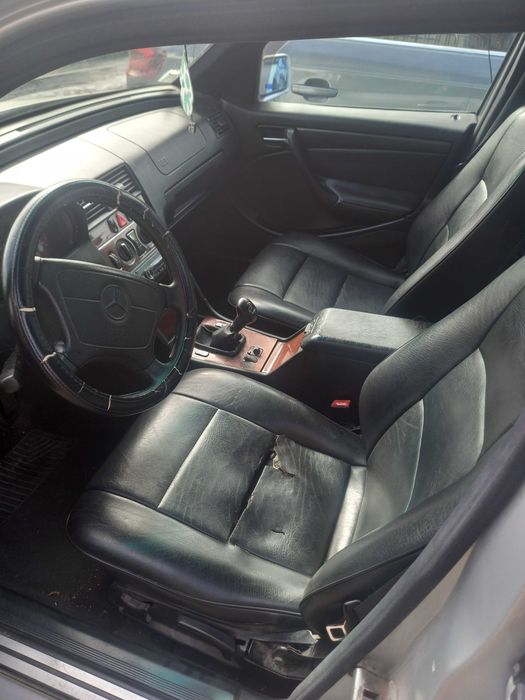 Mercedez benz c200