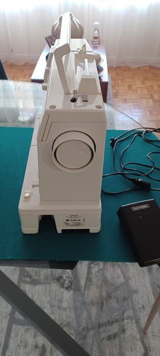 Máquina de costura Singer