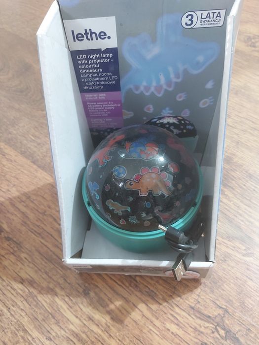 Lampka nocna z projektorem dla dzieci nowa