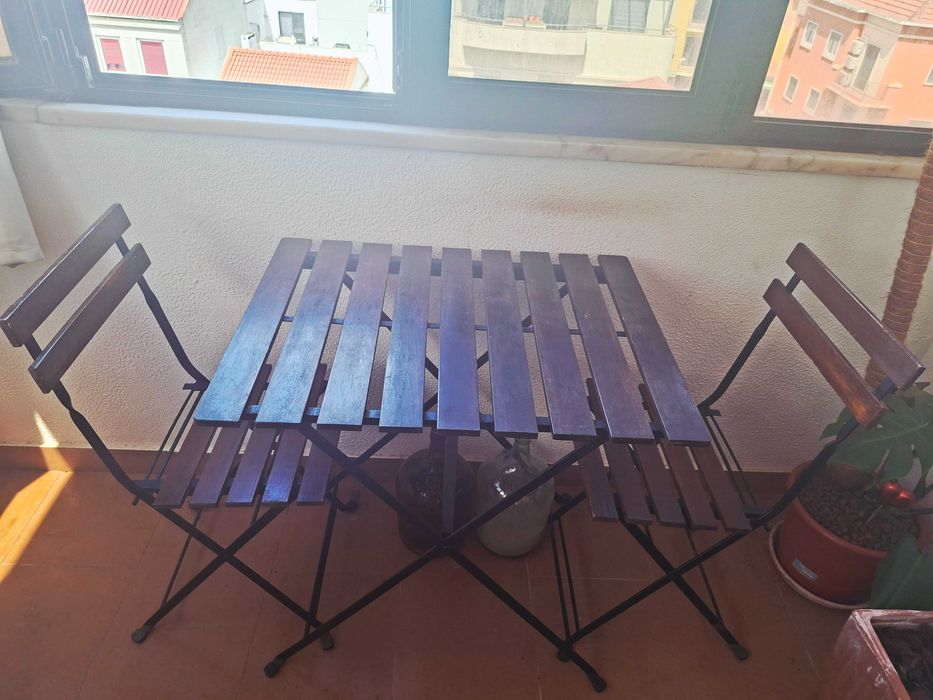 Mesa com cadeiras
