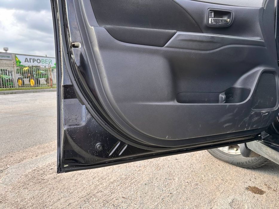 mitsubishi outlander 3