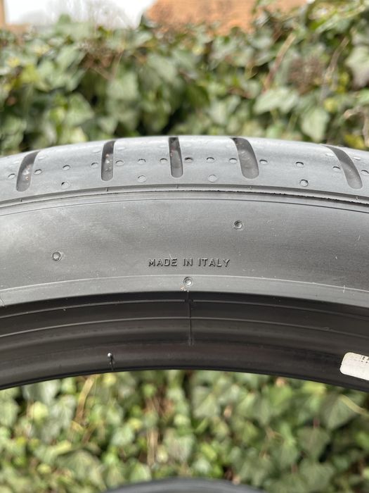 255/35 R21 Pirelli PZero PZ4