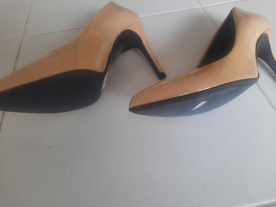 Sapatos salto alto Foreva. Novos por estrear. 6