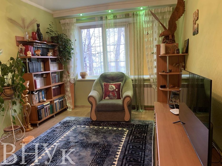 Продам 2-кімнатну квартиру з ремонтом та меблями