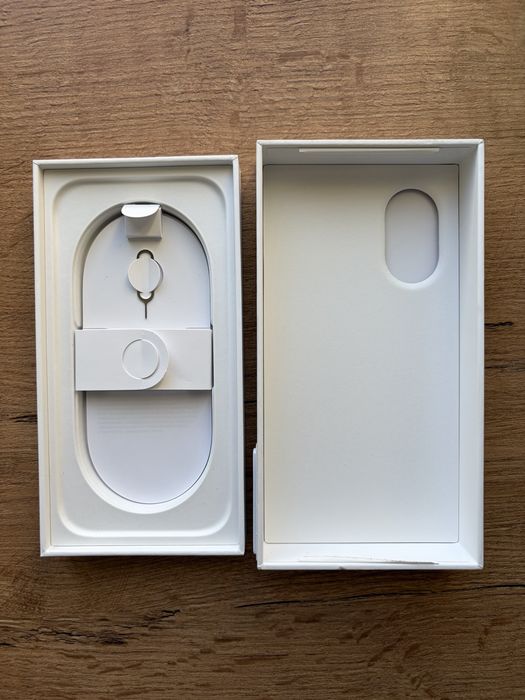 pudelko po iPhone 16