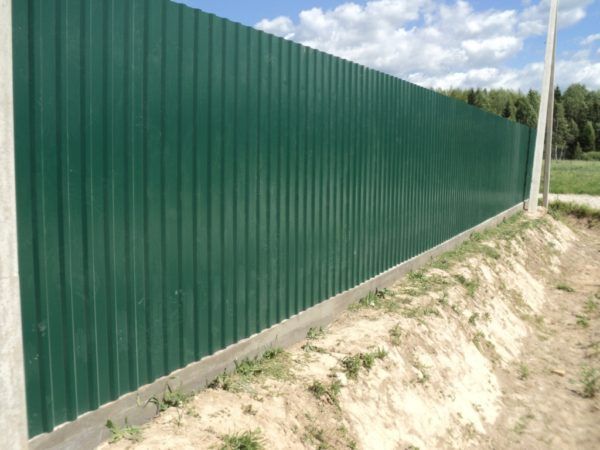 Паркан з профнастілу