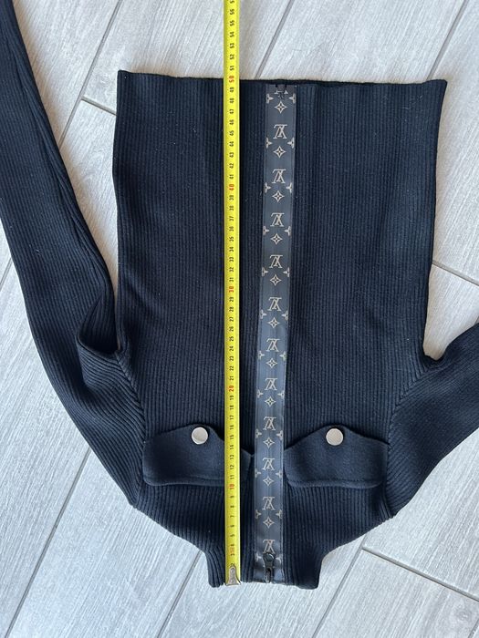 Светр lv гольф розміру хс-с