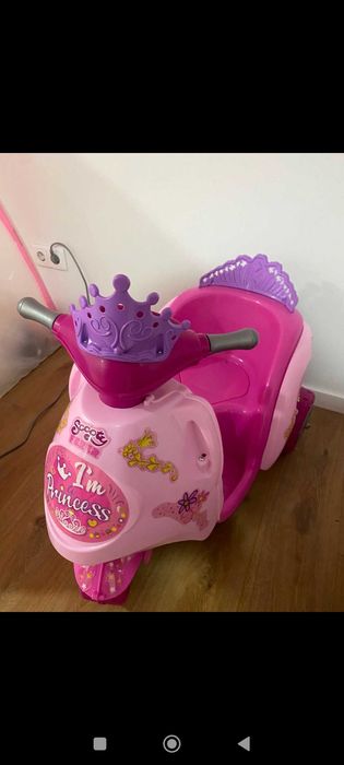 Vendo triciclo infantil 90€