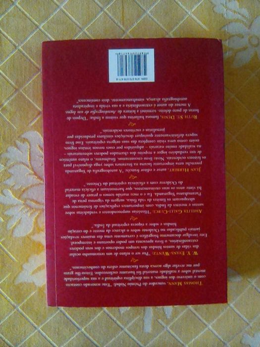 " Autobiografia de um IOGUE " -> Paramhansa Yogananda