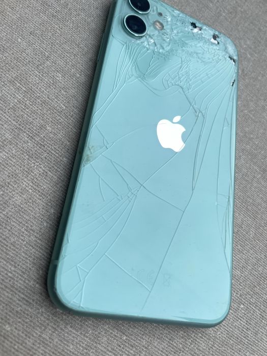 Iphone 11 на запчасти