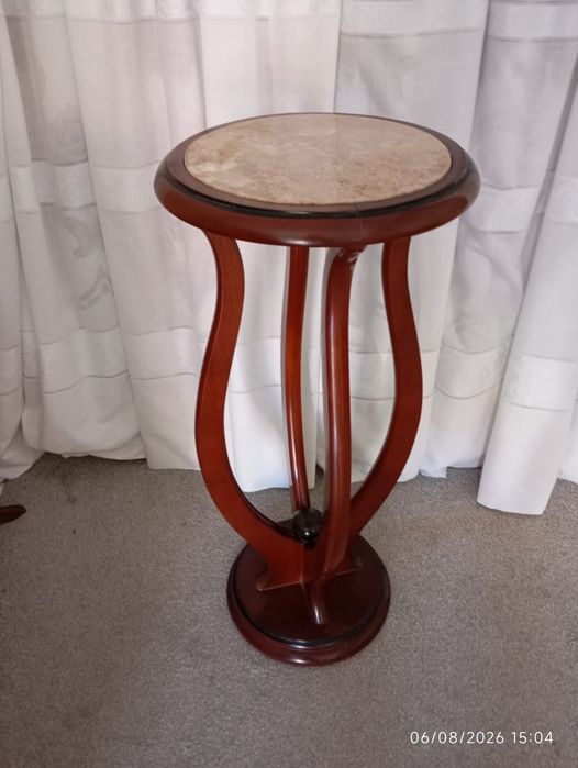 Coluna com pedra mármore