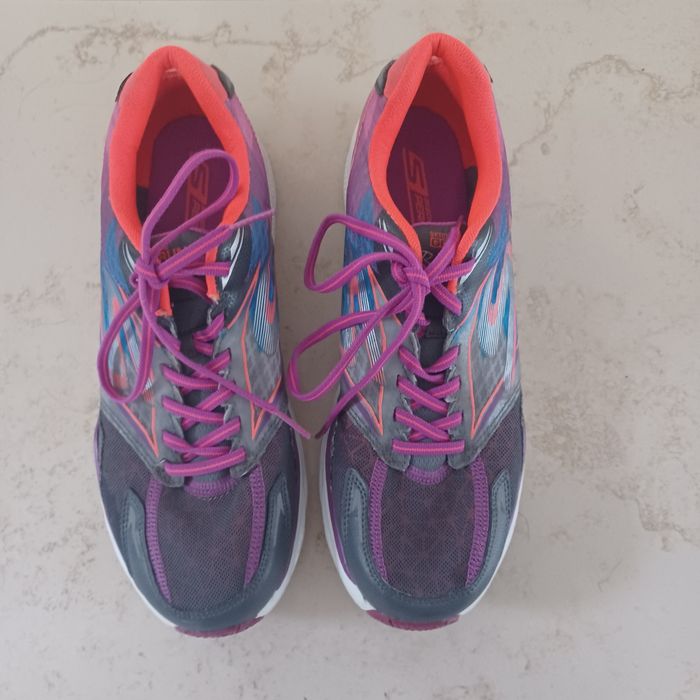 Buty Skechers Perfromance Go Run 4 39/26 cm jak nowe