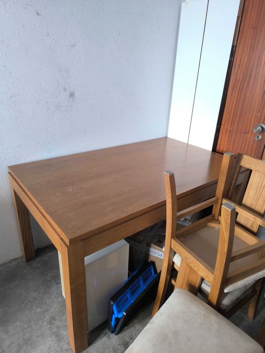Mesa de sala  e aparador