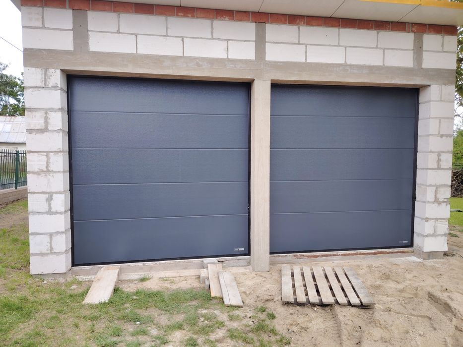 Brama garażowa segmentowa 3000x2800Antracyt woodgrain