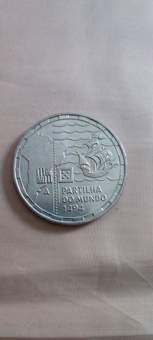 Lote 4 Moedas Escudos Portugal (250$00 / 200$00 / 100$00)