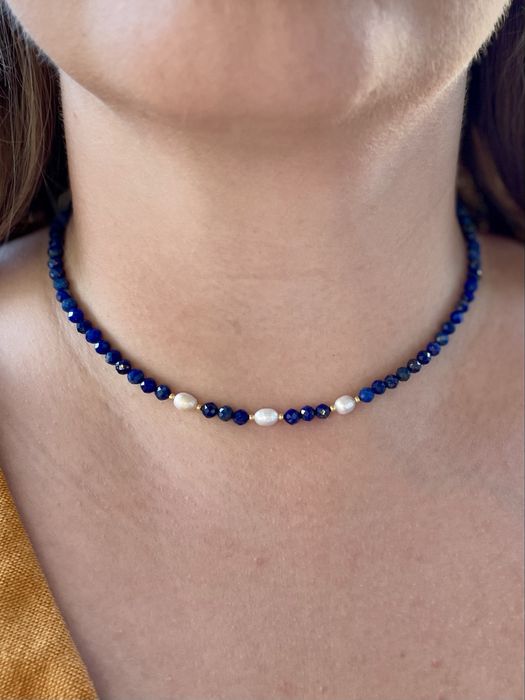 Choker z naturalnego lapisu lazuli i pereł słodkowodnych | Gold Filled