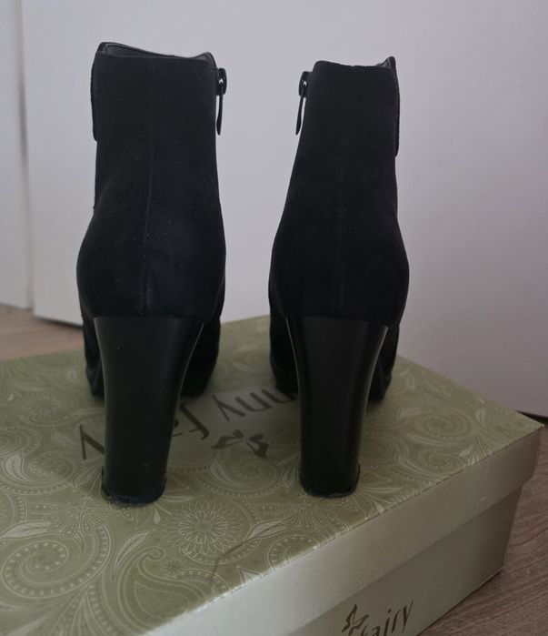 Botki na słupku Jenny Fairy 37