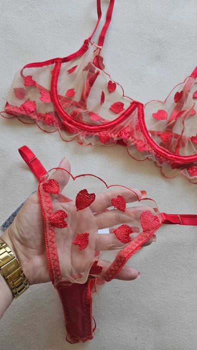 NOWY komplet bielizny Playboy biustonosz stringi w serduszka seksowna bielizna biustonosz stringi stanik majtki