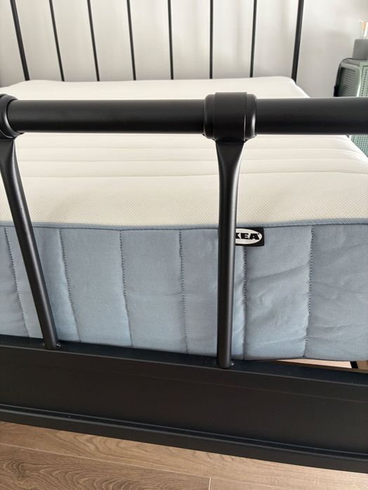 Estrutura de Cama + Colchão, Novos Ikea