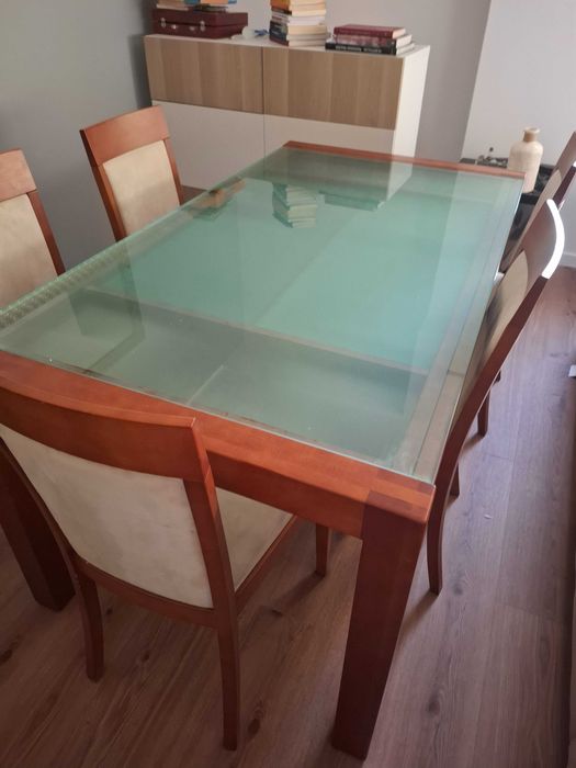Mesa extensivel de cerejeira