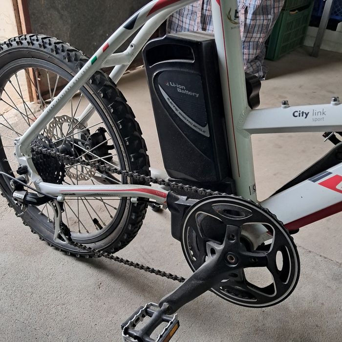 Bicicleta eléctrica Bom estado