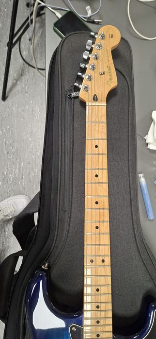 FENDER stratocaster hss. -serie limitada