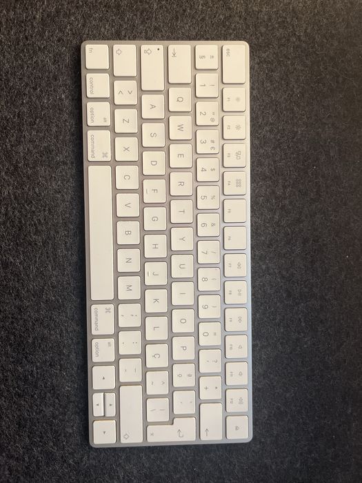 iMac retina 5k, 27'' 2017 usado + teclado + rato + airpods