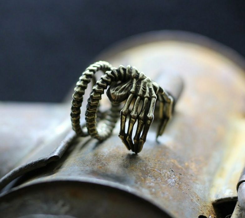 Anel Facehugger em Prata