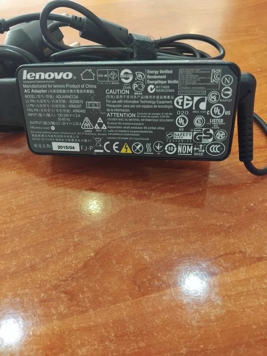 Adaptador AC Lenovo 45W