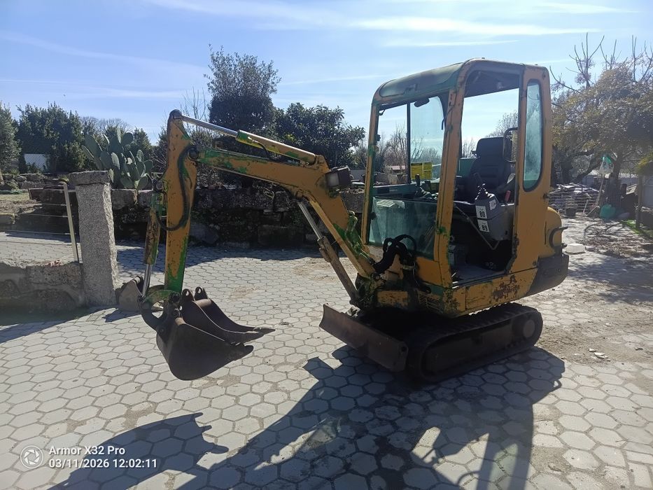 Mini giratória yanmar 1.7t